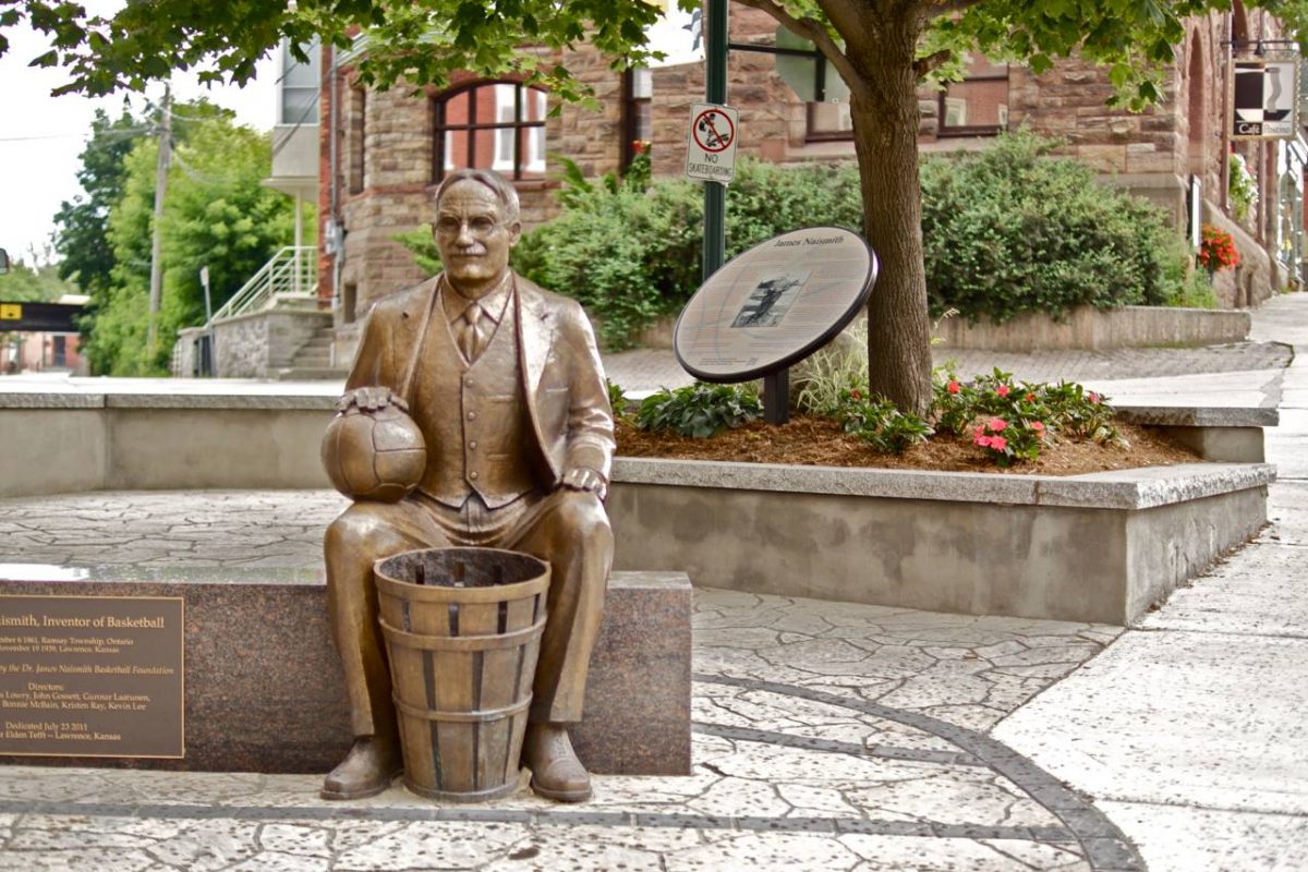 Photo of Naismith Square on Mill Street in Almonte showing bronze statue of Dr. James Naismith